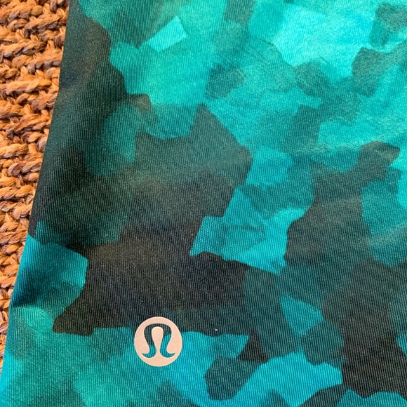 ⭐️HP Lululemon Cosmic Teal/Black One Shoulder Tank⭐️ - Picture 2 of 8